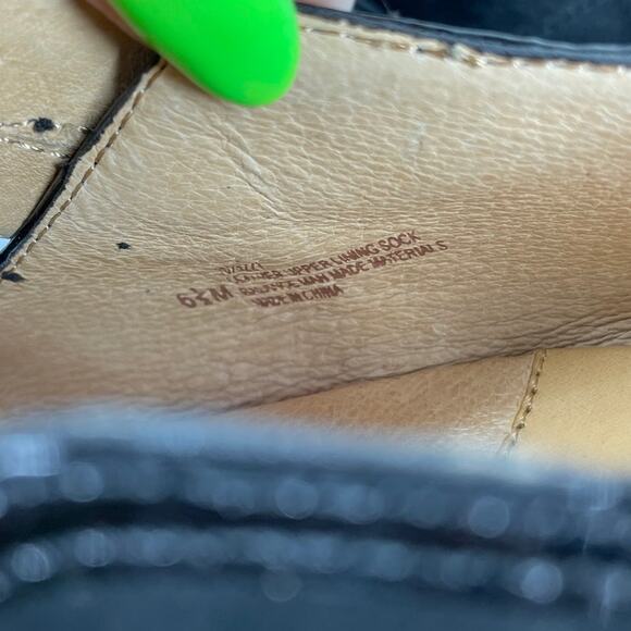 SOFFT Black Velvet Mary Jane Heels Sz 6.5 Dark Academia Whimsigoth Dark Academia - Picture 12 of 13